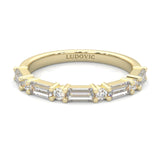 la Tiare Illustre Moissanite Wedding Band ( Yellow Gold )