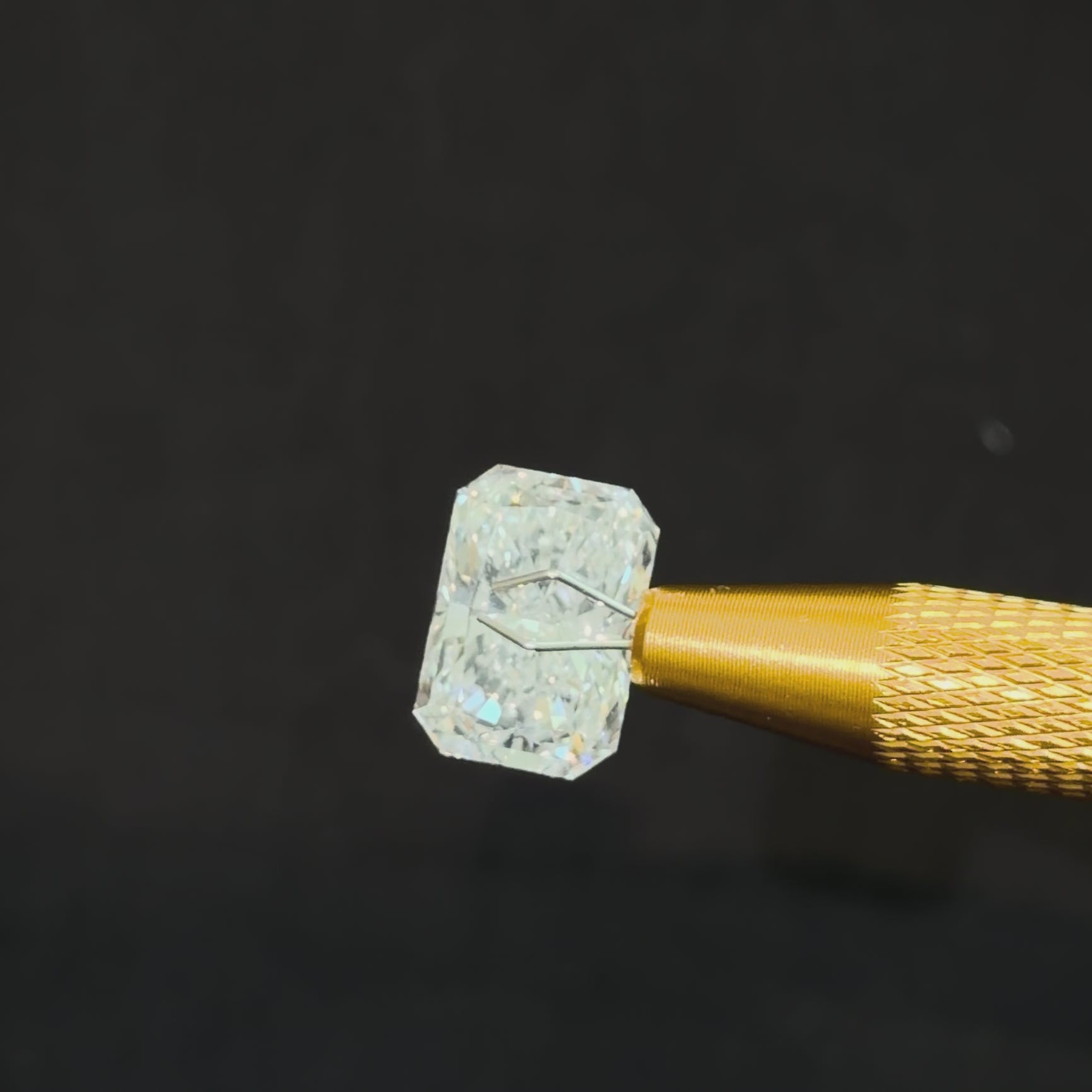 Video of actual 7.08 ct radiant lab-grown diamond, IGI LG799665531