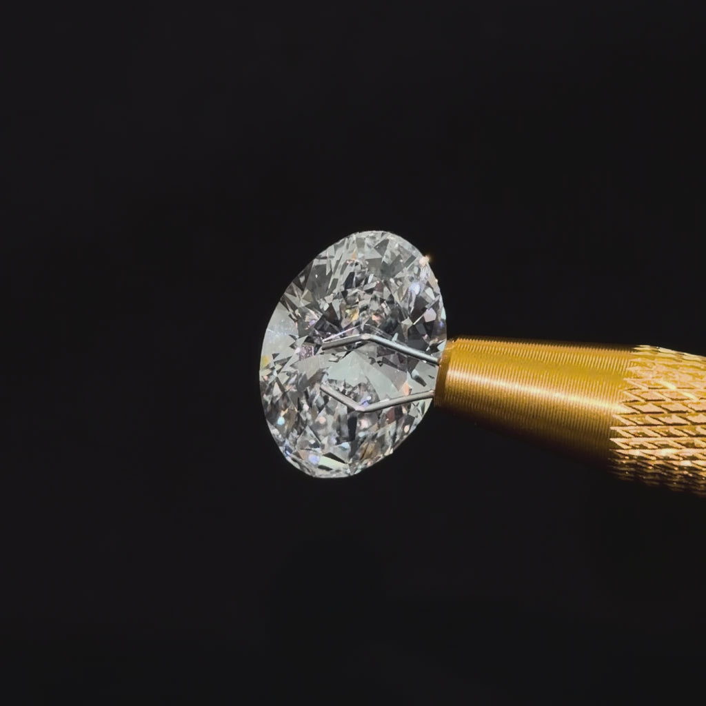Video of actual 9.10 ct oval lab-grown diamond, IGI LG768659463