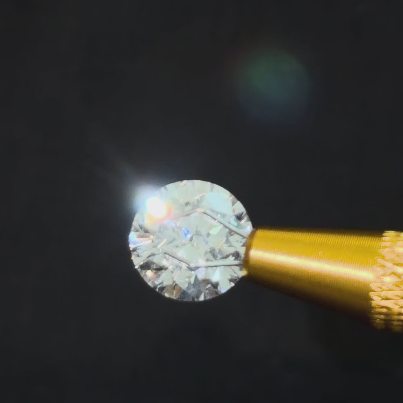 Video of actual 5.09 ct round lab-grown diamond, IGI LG792667579