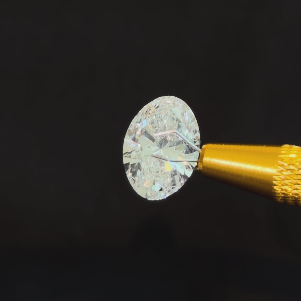 Video of actual 8.06 ct oval lab-grown diamond, IGI LG812637783