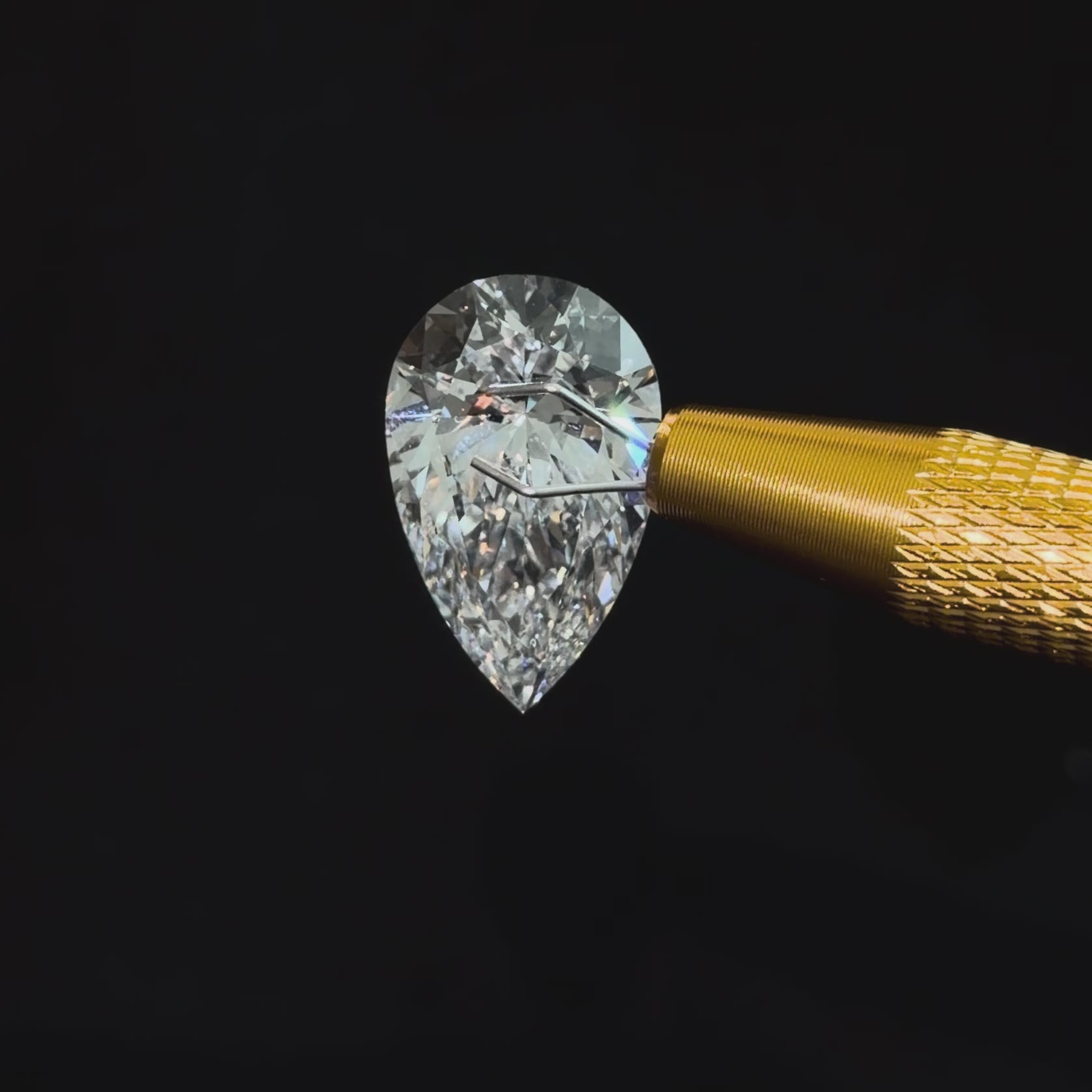 Video of actual 10.09 ct pear lab-grown diamond, IGI LG797615038
