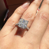 Starlight Halo Moissanite Engagement Ring (2CT Main Stone)