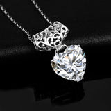 l'Amulette d'Ambre Moissanite pendant