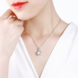 l'Amulette Sinueuse Moissanite pendant (14k Solid Gold)