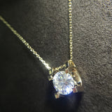 l'Amulette Parfaite Moissanite pendant