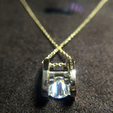 l'Amulette Parfaite Moissanite pendant