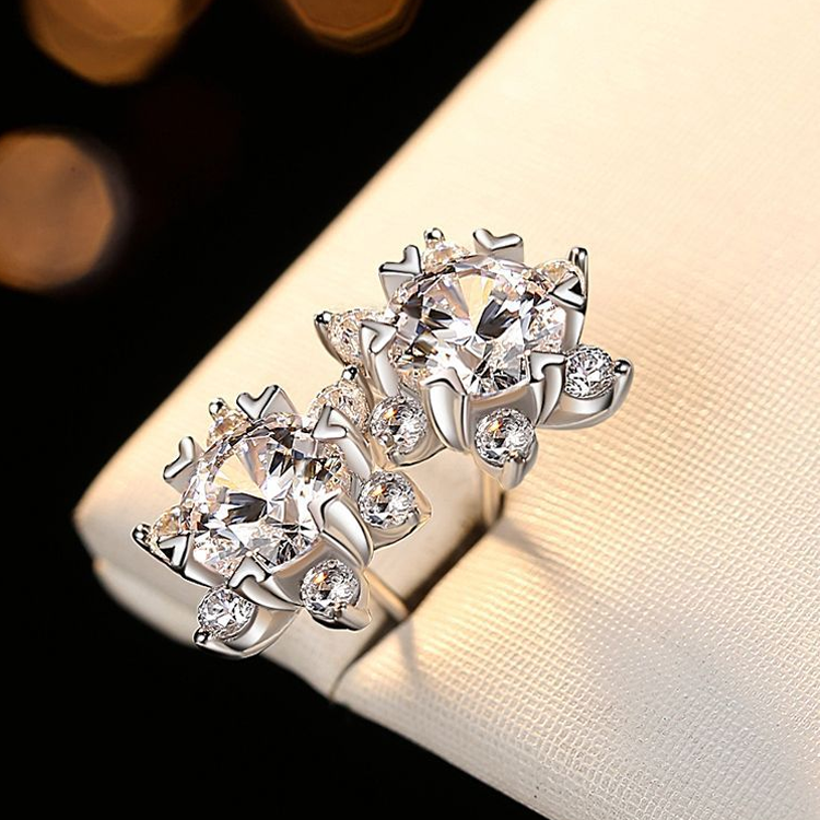 Flower Ludovic Moissanite Earrings™ - Ludovic Shop